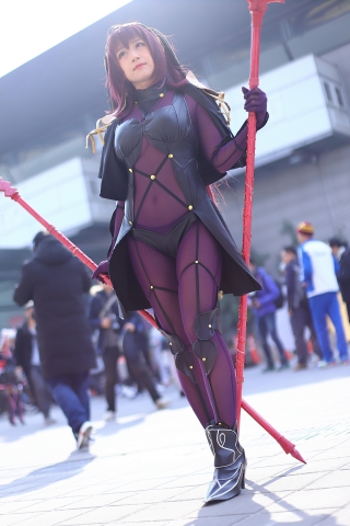 紫色系手持双枪Coser