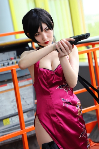 持枪旗袍coser