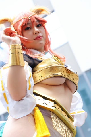 金色抹胸coser