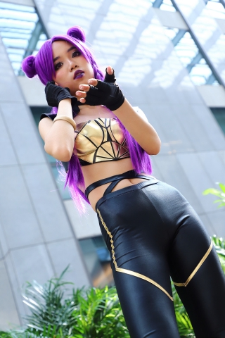 紫发皮裤coser