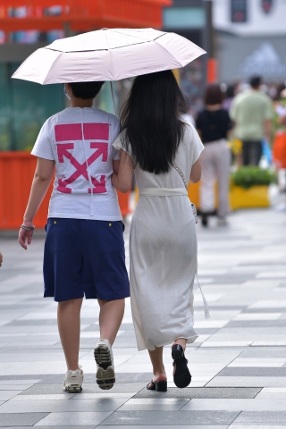 【视觉冲击赛贴】夏日白裙女友